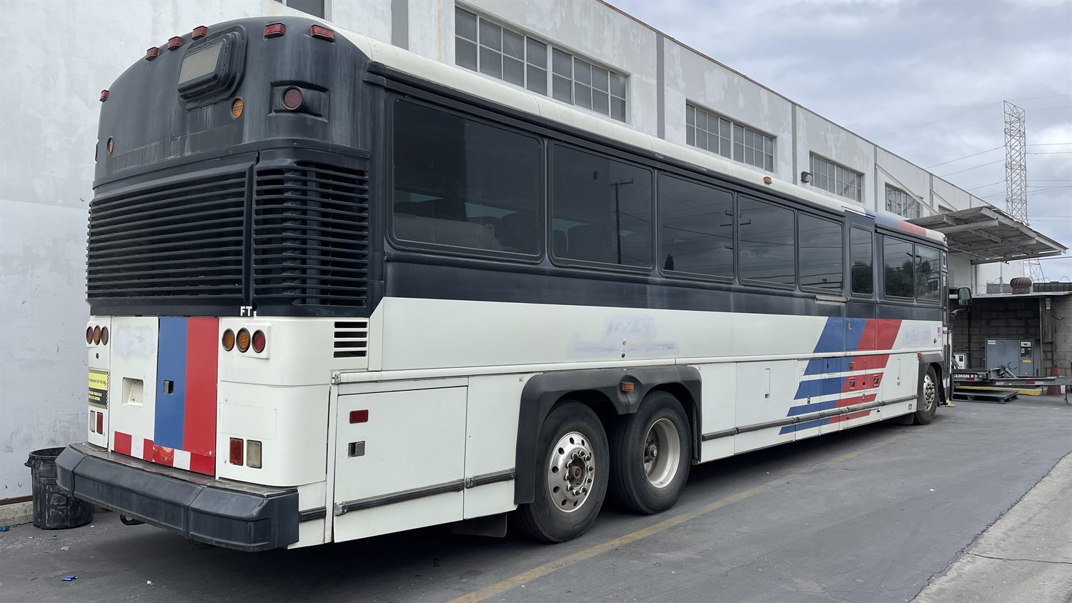 Charter motor coach refinish